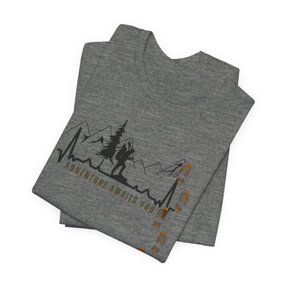 HIKING HEARTBEAT Unisex Jersey Short Sleeve Tee