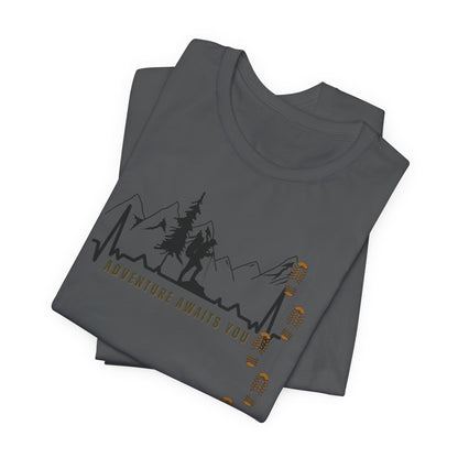 HIKING HEARTBEAT Unisex Jersey Short Sleeve Tee